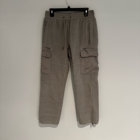 Pacsun Grey Fleece Cargo Pants Size Small Like New - Picture 1 of 2